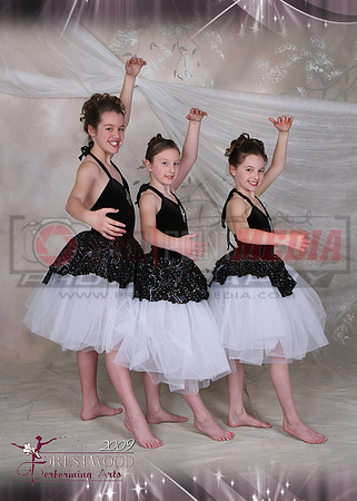 5x7_SMehlburger-friends_3p