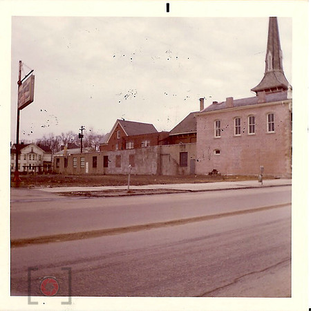 moderndinerrazed01231972